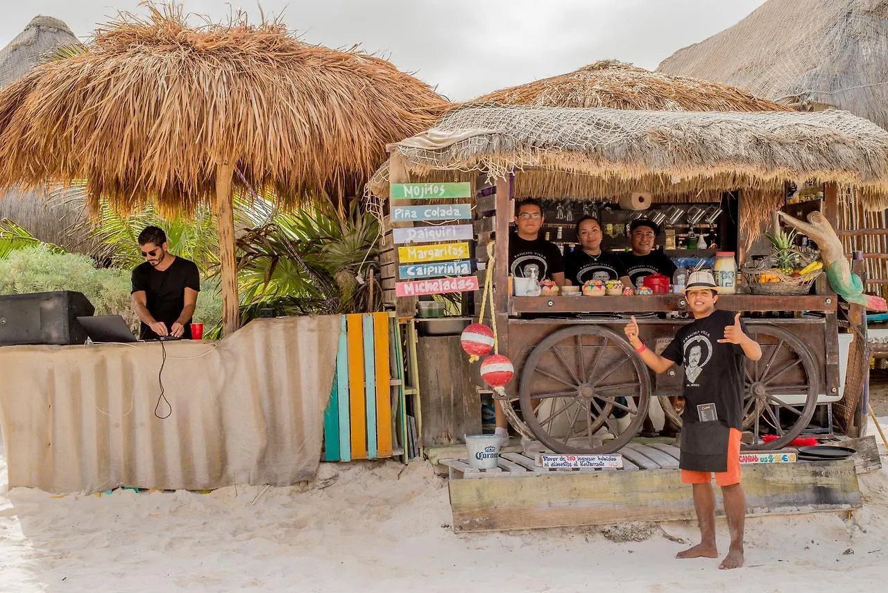 Camping Revolucion Pancho Villa Tulum Pueblo Luxe tent